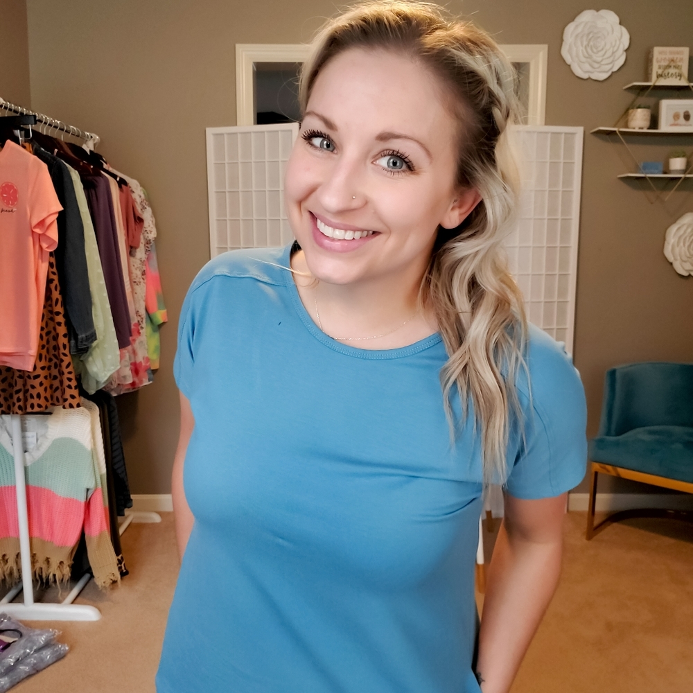 Meet your Posher, Laura